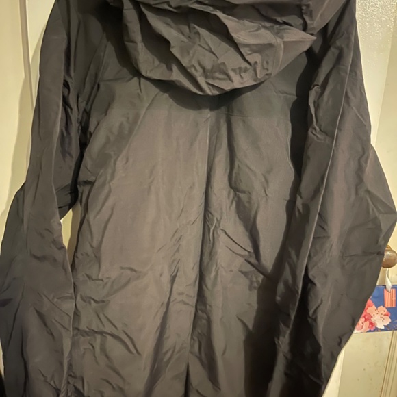 Arc’teryx Gore Tex Shell Jacket - Picture 2 of 4